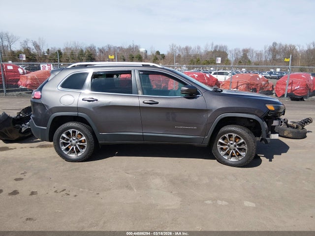 44586294 :رقم المزاد ، 1C4PJMLX2KD239153 vin ، 2019 Jeep Cherokee Latitude Plus 4x4 مزاد بيع