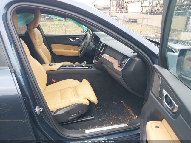 2024 VOLVO XC60 RECHARGE PLUG-IN HYBRID YV4H60DM2R1866463 Photo 4