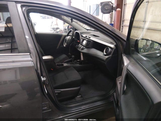 2T3BFREV2HW626771 Toyota RAV4 LE