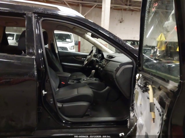 JN8AT2MVXHW256480 Nissan ROGUE S