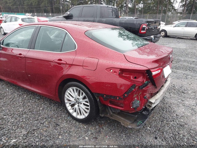4T1B11HK7JU507050 Toyota CAMRY XLE