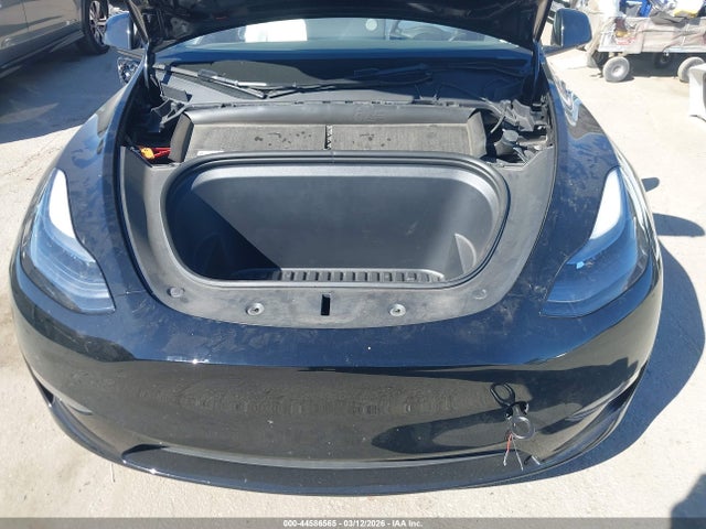 2024 Tesla Model Y Performance Dual Motor All-wheel Drive მანქანა იყიდება აუქციონზე, vin: 7SAYGDEFXRF196016, აუქციონის ნომერი: 44586565
