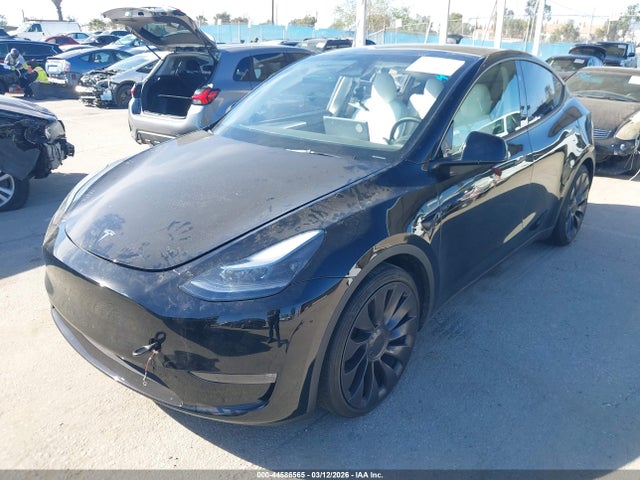 2024 Tesla Model Y Performance Dual Motor All-wheel Drive მანქანა იყიდება აუქციონზე, vin: 7SAYGDEFXRF196016, აუქციონის ნომერი: 44586565