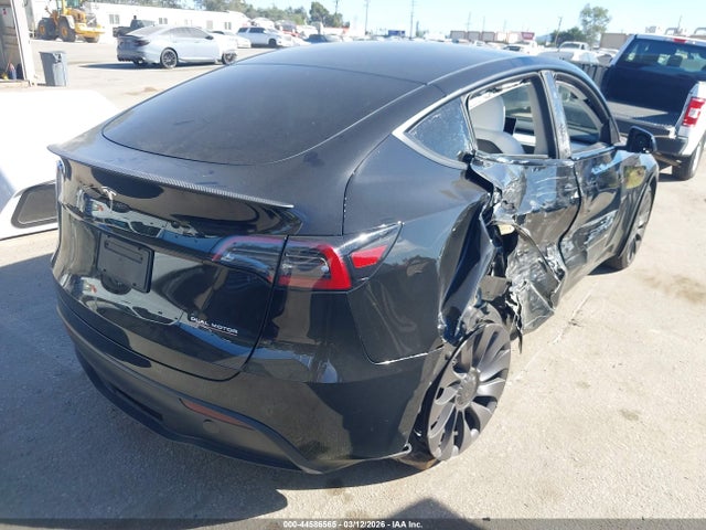 2024 Tesla Model Y Performance Dual Motor All-wheel Drive მანქანა იყიდება აუქციონზე, vin: 7SAYGDEFXRF196016, აუქციონის ნომერი: 44586565