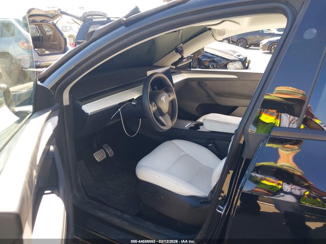 2024 Tesla Model Y Performance Dual Motor All-wheel Drive მანქანა იყიდება აუქციონზე, vin: 7SAYGDEFXRF196016, აუქციონის ნომერი: 44586565