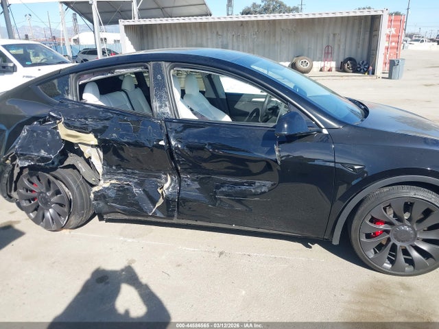 2024 Tesla Model Y Performance Dual Motor All-wheel Drive მანქანა იყიდება აუქციონზე, vin: 7SAYGDEFXRF196016, აუქციონის ნომერი: 44586565