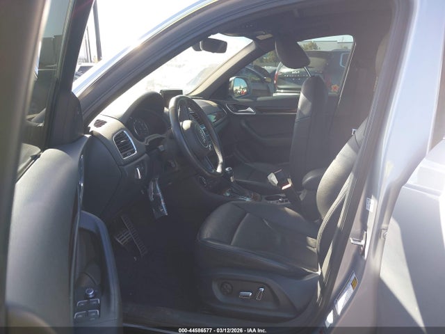 WA1GCCFS5HR009052 Audi Q3 2.0t Premium