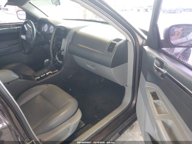 Продажа на аукционе авто 2005 Chrysler 300 Touring, vin: 2C3JA53G75H530044, номер лота: 44586607