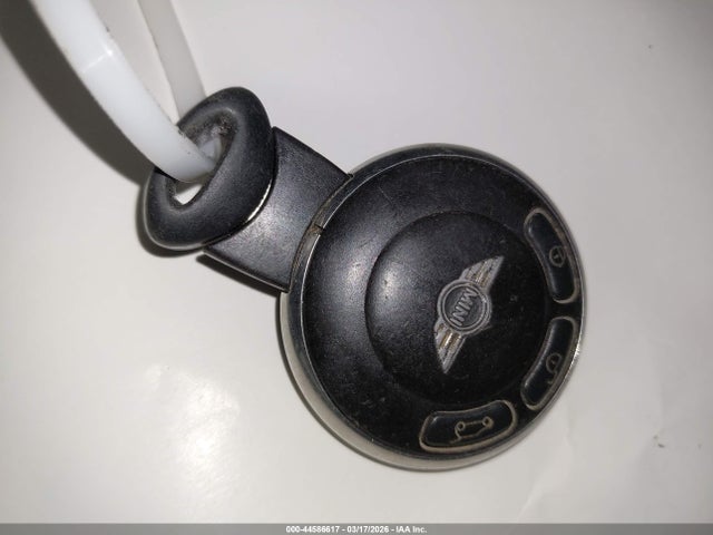 2008 MINI COOPER WMWMF33568TT62866 Photo 10