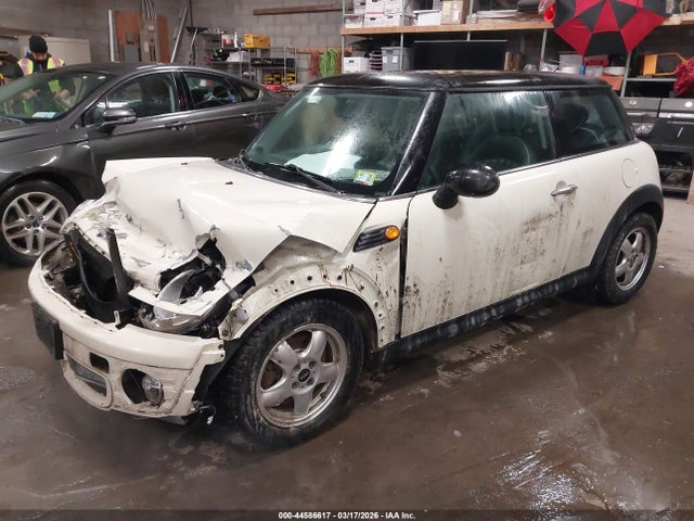 2008 MINI COOPER WMWMF33568TT62866 Photo 1