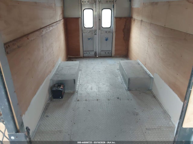 Продажа на аукционе авто 2001 Workhorse Custom Chassis Forward Control Chassis P4500, vin: 5B4KP42Y513333170, номер лота: 44586723