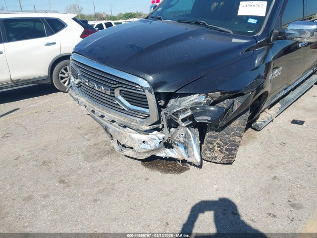 2017 Ram 1500 Limited  4x4 5'7 Box მანქანა იყიდება აუქციონზე, vin: 1C6RR7PT3HS829545, აუქციონის ნომერი: 44586767