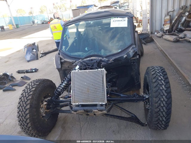 3JBVNAV26PE000743 Can-Am Maverick X3