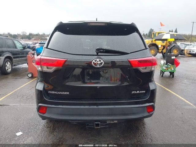 Toyota Highlander Xle 2018 5TDJZRFH1JS524199 Image 17