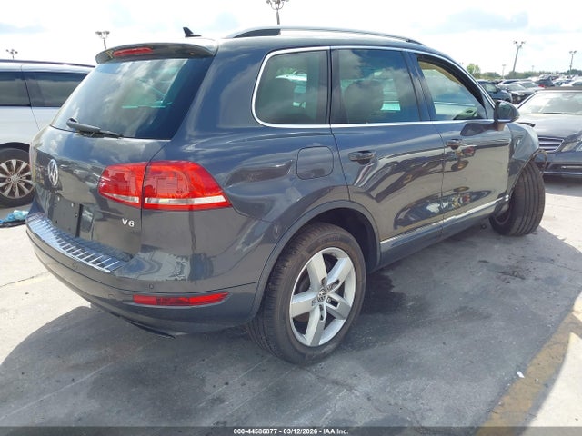 2011 VOLKSWAGEN TOUAREG WVGFF9BP6BD007209 Photo 3