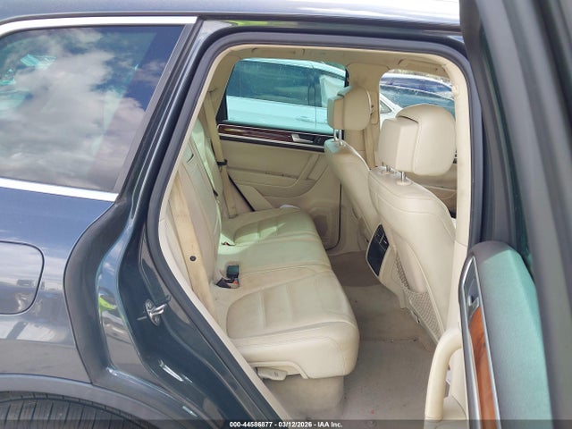 2011 VOLKSWAGEN TOUAREG WVGFF9BP6BD007209 Photo 7