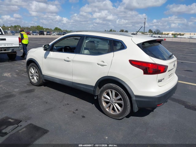2017 NISSAN ROGUE SPORT JN1BJ1CP1HW011427 Photo 2