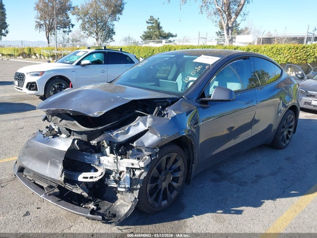2023 TESLA MODEL Y 7SAYGDEE9PF621844 Photo 1