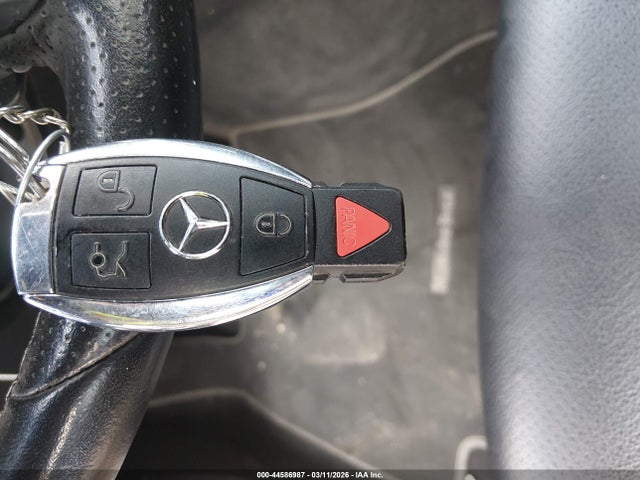 2017 Mercedes-benz C 300 4matic მანქანა იყიდება აუქციონზე, vin: 55SWF4KB6HU206482, აუქციონის ნომერი: 44586987