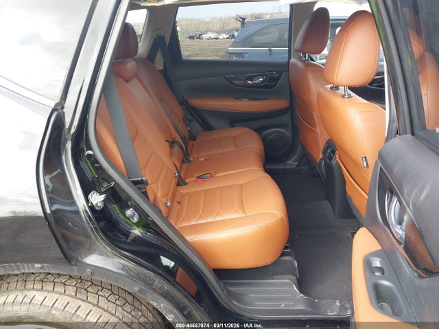 JN8AT2MV3HW283102 Nissan Rogue Sl
