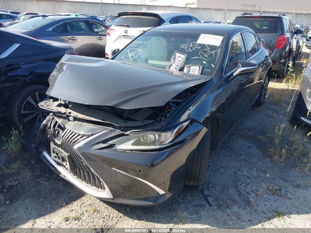 44587083 :رقم المزاد ، 58AD21B12LU009985 vin ، 2020 Lexus Es 300h مزاد بيع