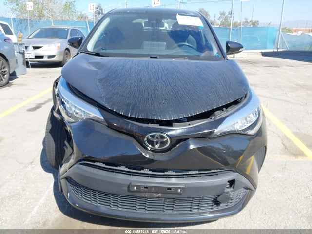 Toyota C-HR LE 2021 JTNKHMBX4M1111116 Image 12