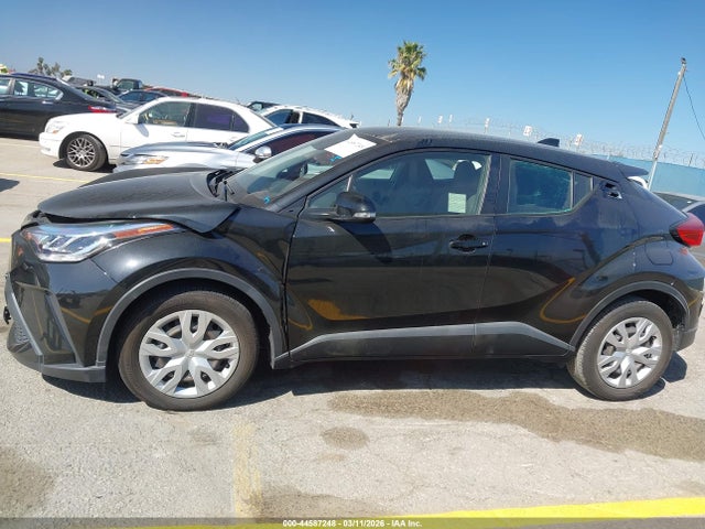 Toyota C-HR LE 2021 JTNKHMBX4M1111116 Image 14