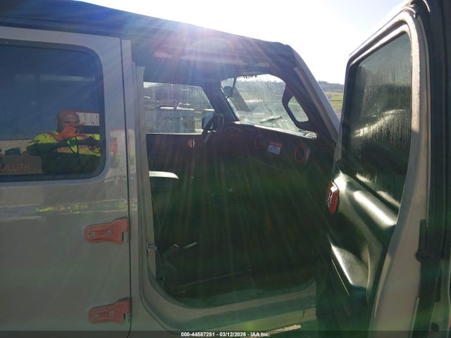 44587251 :رقم المزاد ، 1C4HJXDG0NW227385 vin ، 2022 Jeep Wrangler Unlimited Sport 4x4 مزاد بيع