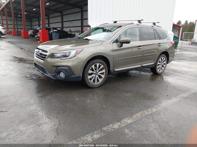 44587268 :رقم المزاد ، 4S4BSETC3J3229659 vin ، 2018 Subaru Outback 3.6r Touring مزاد بيع