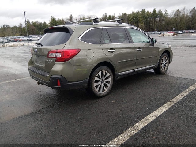 44587268 :رقم المزاد ، 4S4BSETC3J3229659 vin ، 2018 Subaru Outback 3.6r Touring مزاد بيع