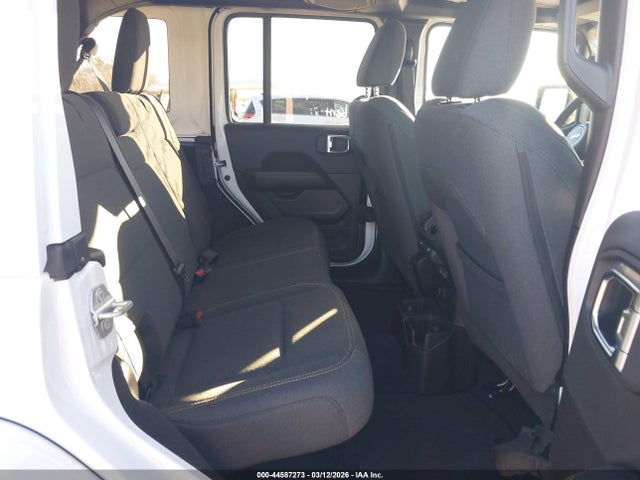 1C4PJXEN0SW589415 Jeep Wrangler 4-door Sahara 4x4