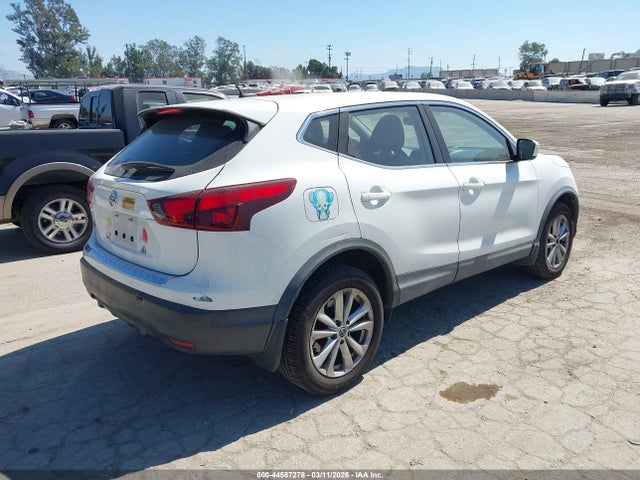 JN1BJ1CP0KW210136 Nissan Rogue Sport S