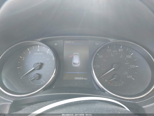 JN1BJ1CP0KW210136 Nissan Rogue Sport S