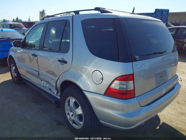 44587284 :رقم المزاد ، 4JGAB54E62A313015 vin ، 2002 Mercedes-benz Ml 320 مزاد بيع