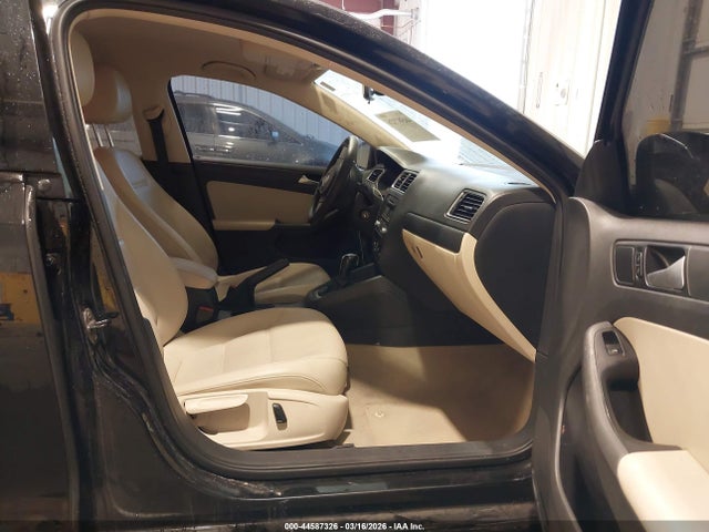 3VWD07AJXEM222631 Volkswagen Jetta 1.8t Se
