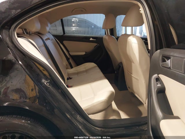 3VWD07AJXEM222631 Volkswagen Jetta 1.8t Se