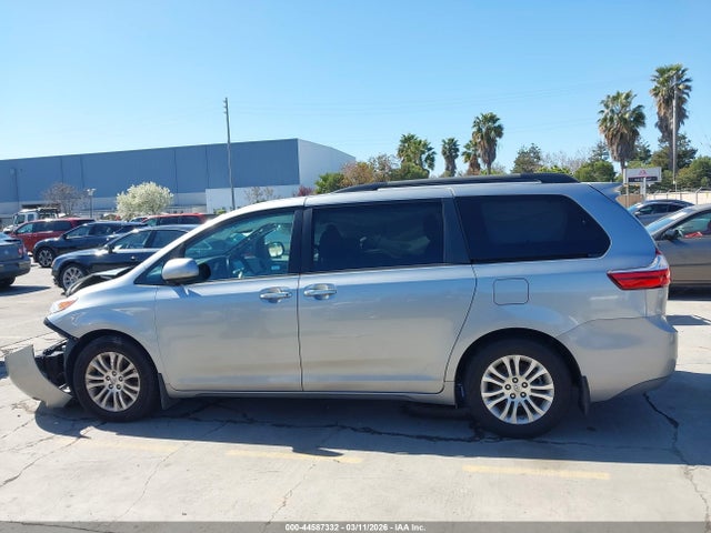 5TDYK3DC3GS761891 Toyota Sienna Xle Premium 8 Passenger