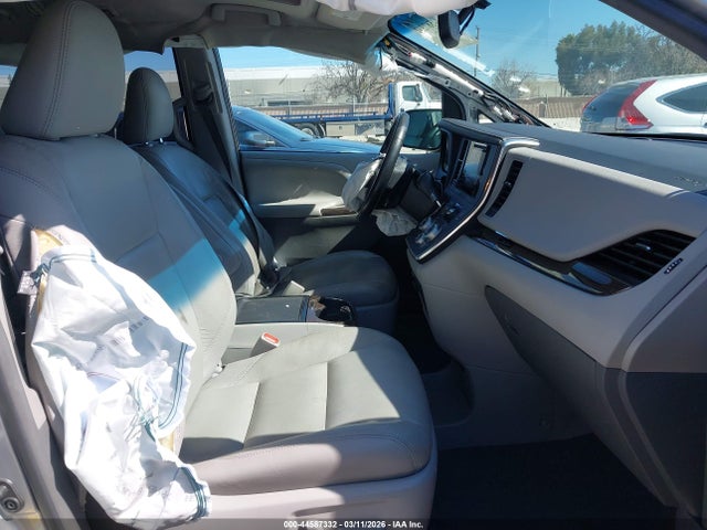 5TDYK3DC3GS761891 Toyota Sienna Xle Premium 8 Passenger