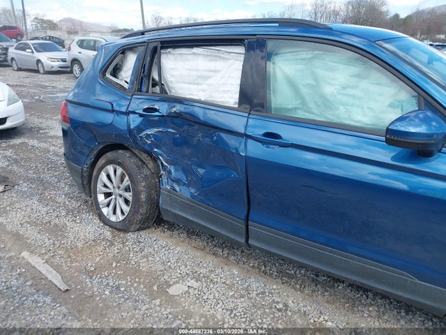 Продажа на аукционе авто 2018 Volkswagen Tiguan 2.0t S, vin: 3VV1B7AX9JM170165, номер лота: 44587336