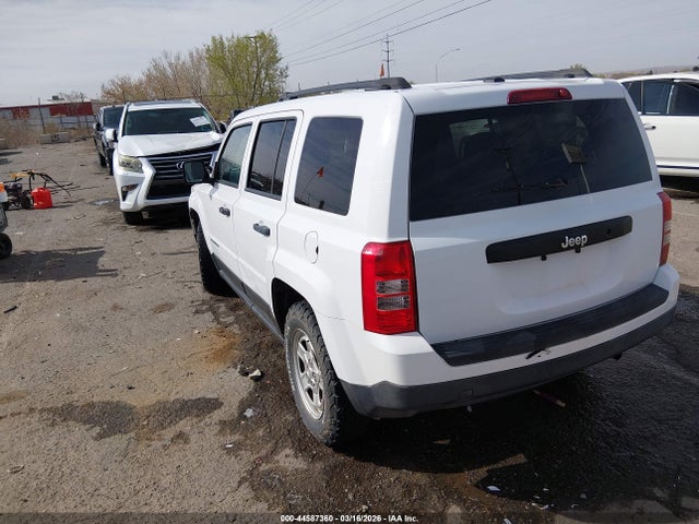 1C4NJPBB5GD576132 Jeep Patriot Sport