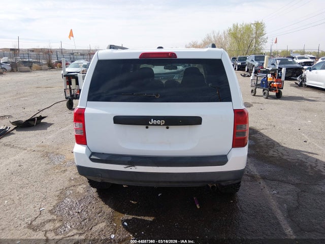 1C4NJPBB5GD576132 Jeep Patriot Sport