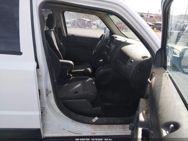 1C4NJPBB5GD576132 Jeep Patriot Sport
