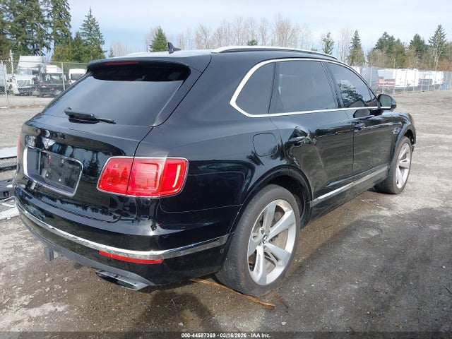 2018 BENTLEY BENTAYGA SJAAC4ZV5JC019453 Photo 3