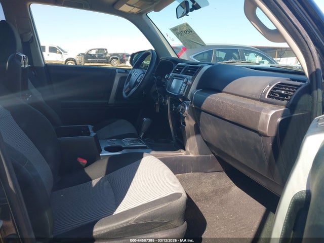 2018 TOYOTA 4RUNNER JTEZU5JR2J5177980 Photo 4