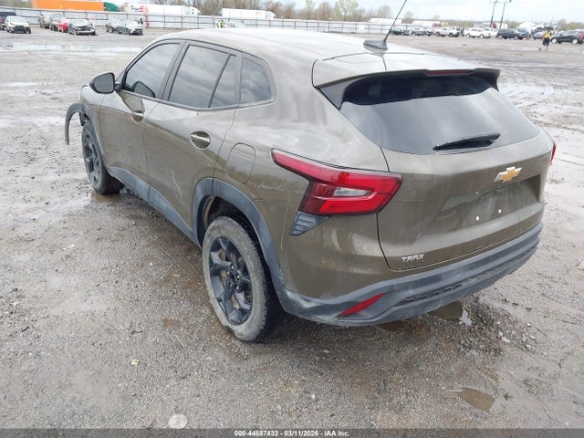 2024 CHEVROLET TRAX KL77LFE22RC169822 Photo 2