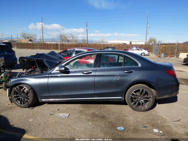 2015 Mercedes-benz C 300 4matic მანქანა იყიდება აუქციონზე, vin: 55SWF4KB9FU038916, აუქციონის ნომერი: 44587494