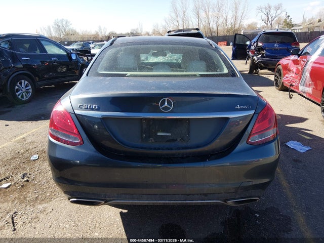 2015 Mercedes-benz C 300 4matic მანქანა იყიდება აუქციონზე, vin: 55SWF4KB9FU038916, აუქციონის ნომერი: 44587494