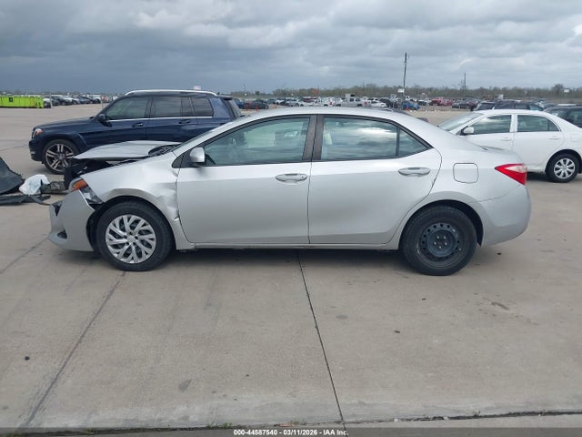 Toyota COROLLA LE 2018 5YFBURHE0JP818899 Image 13