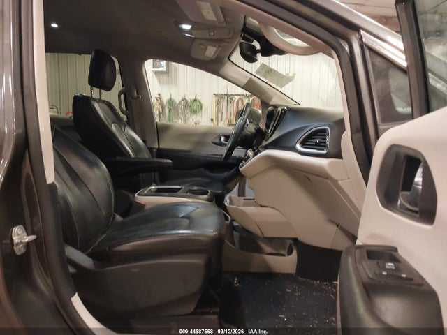 Продажа на аукционе авто 2022 Chrysler Pacifica Touring L, vin: 2C4RC1BG4NR133453, номер лота: 44587558