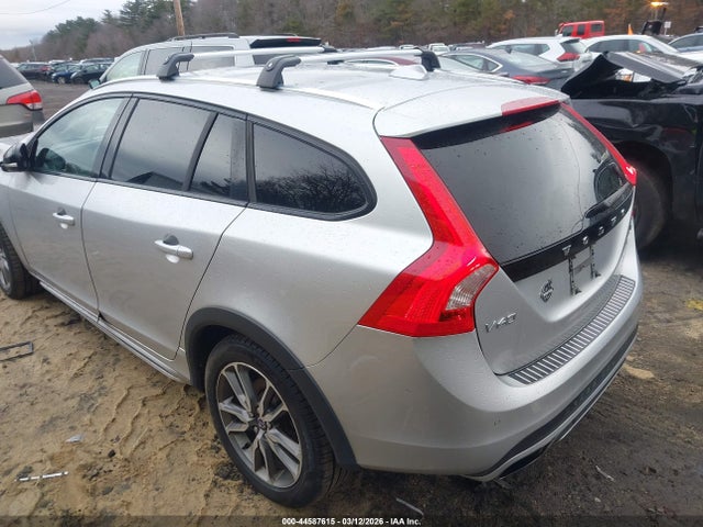 2016 VOLVO V60 CROSS COUNTRY YV4612HKXG1011842 Photo 2